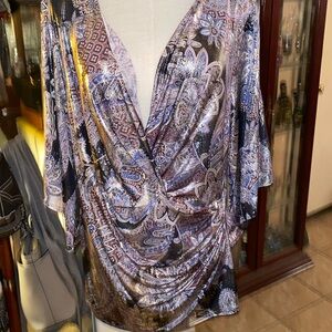 DB Established 1982 blouse 3/4 sleeve, v-neck, paisley print, ruched detail